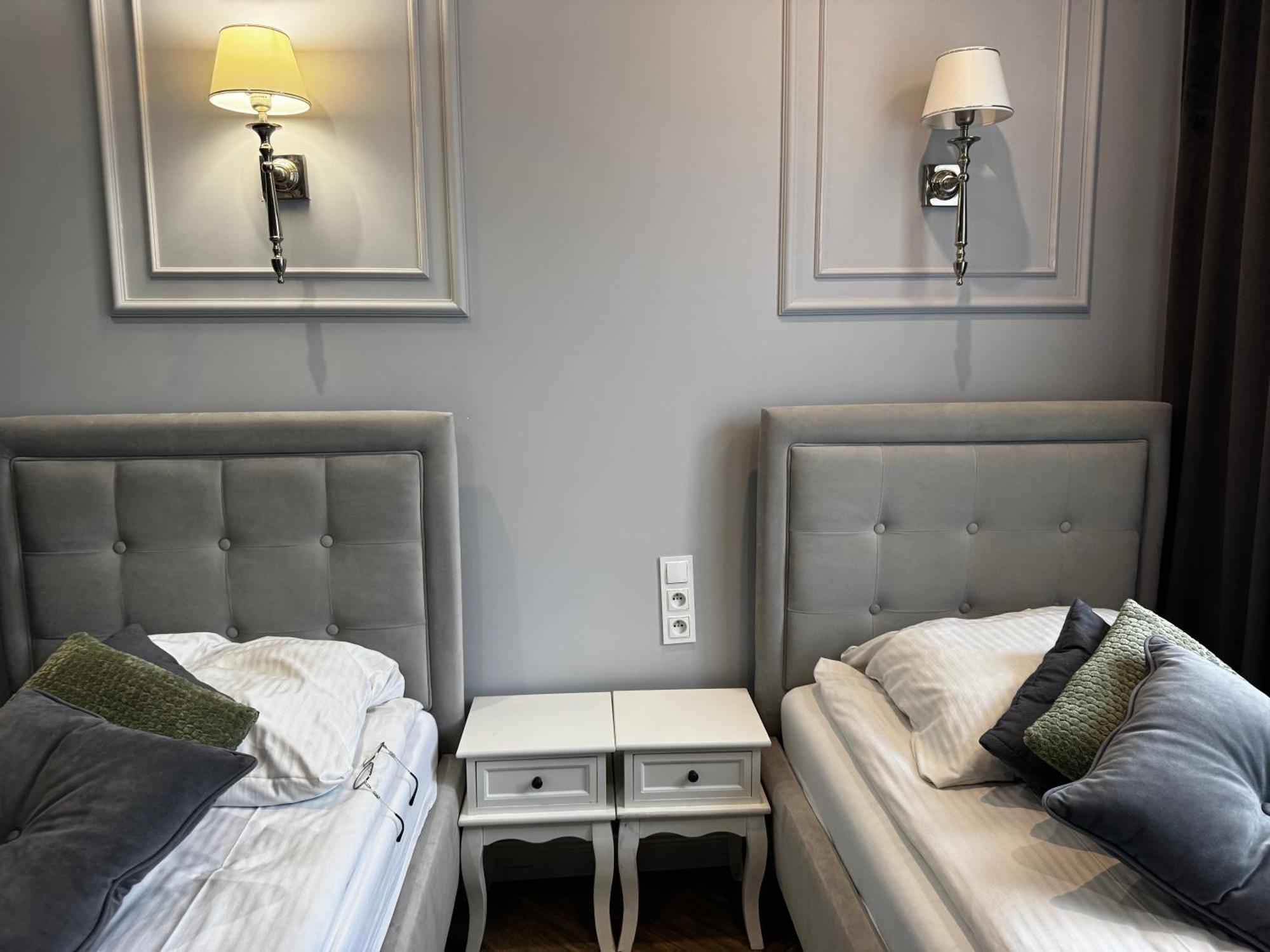 Family & Business Sauna Apartments Plac Wolnosci Centrum Downtow, - Piekny Apartament - 5 Bedroom With Private Sauna, Bath With Hydromassage, Parking, Catering Options Kielce Exteriör bild
