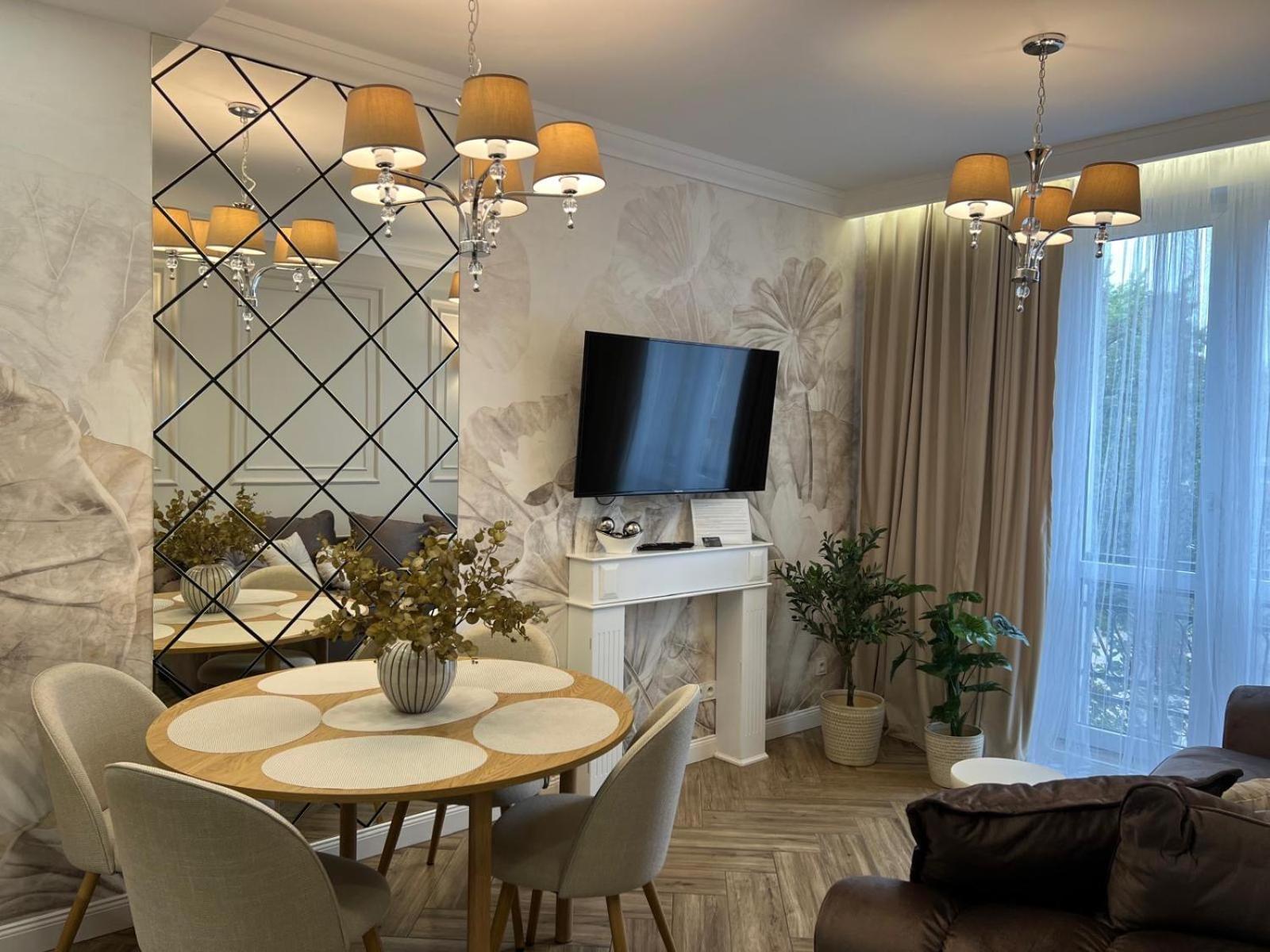 Family & Business Sauna Apartments Plac Wolnosci Centrum Downtow, - Piekny Apartament - 5 Bedroom With Private Sauna, Bath With Hydromassage, Parking, Catering Options Kielce Exteriör bild