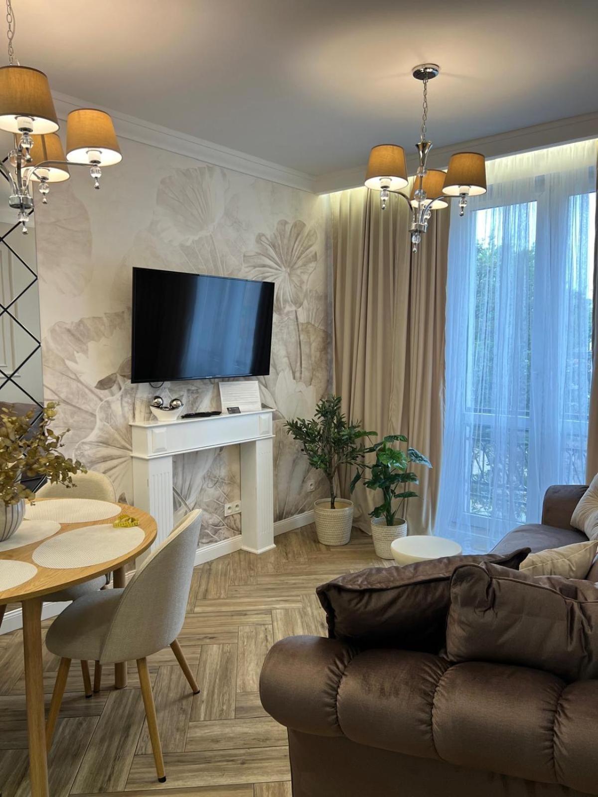 Family & Business Sauna Apartments Plac Wolnosci Centrum Downtow, - Piekny Apartament - 5 Bedroom With Private Sauna, Bath With Hydromassage, Parking, Catering Options Kielce Exteriör bild